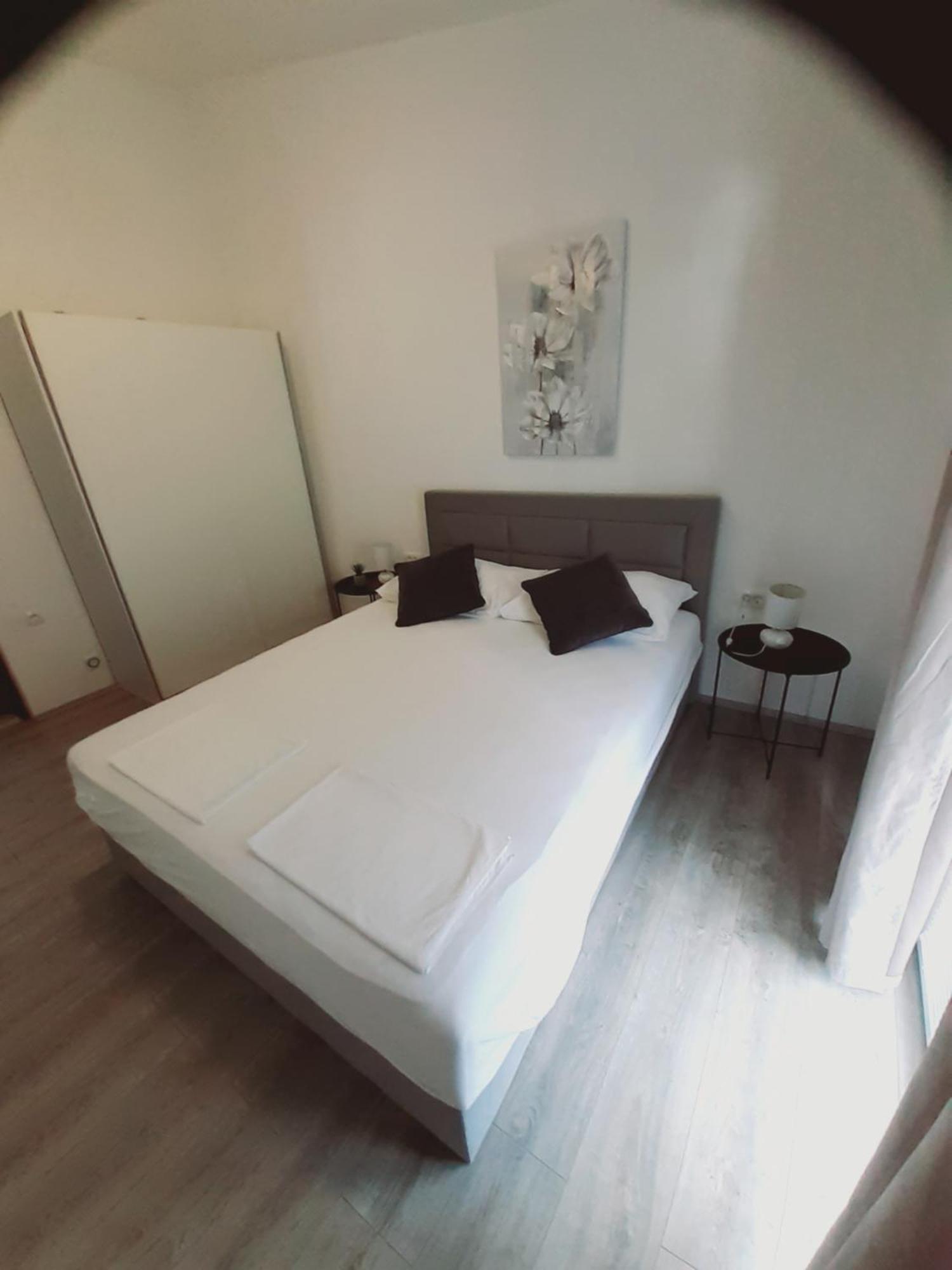 Tonka Apartments Gradac  Rom bilde