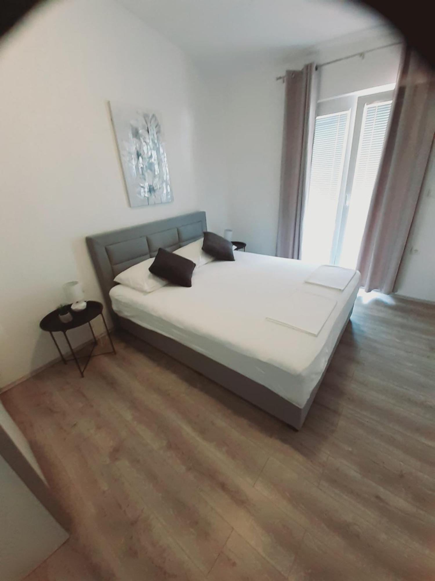 Tonka Apartments Gradac  Rom bilde