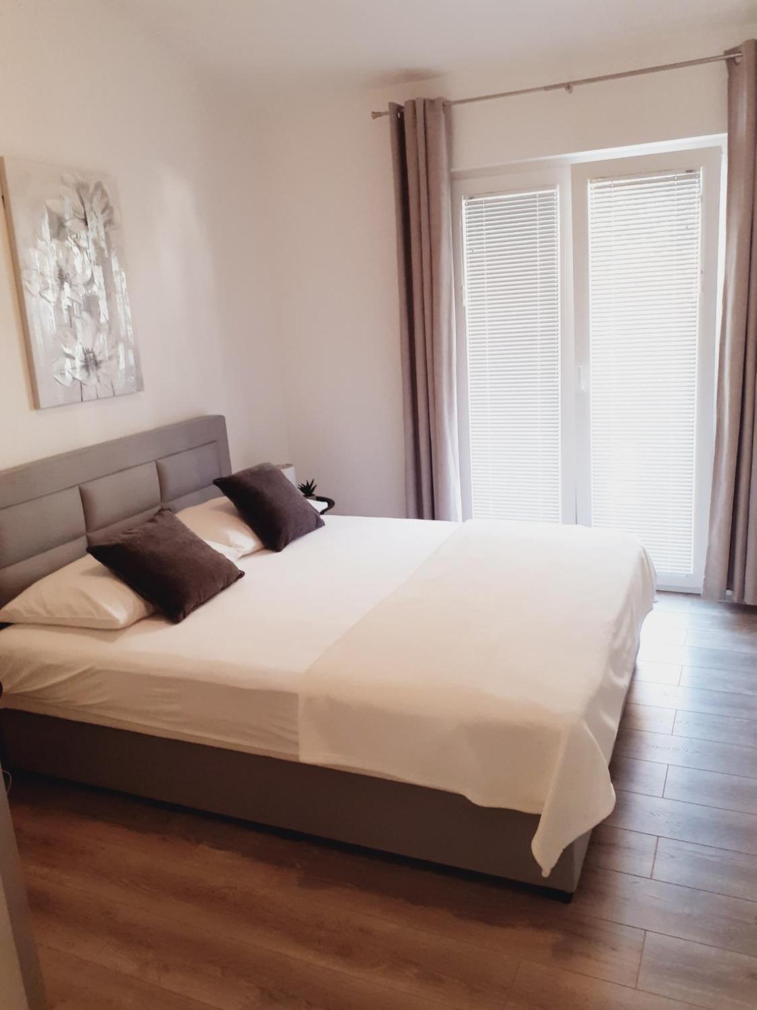 Tonka Apartments Gradac  Rom bilde