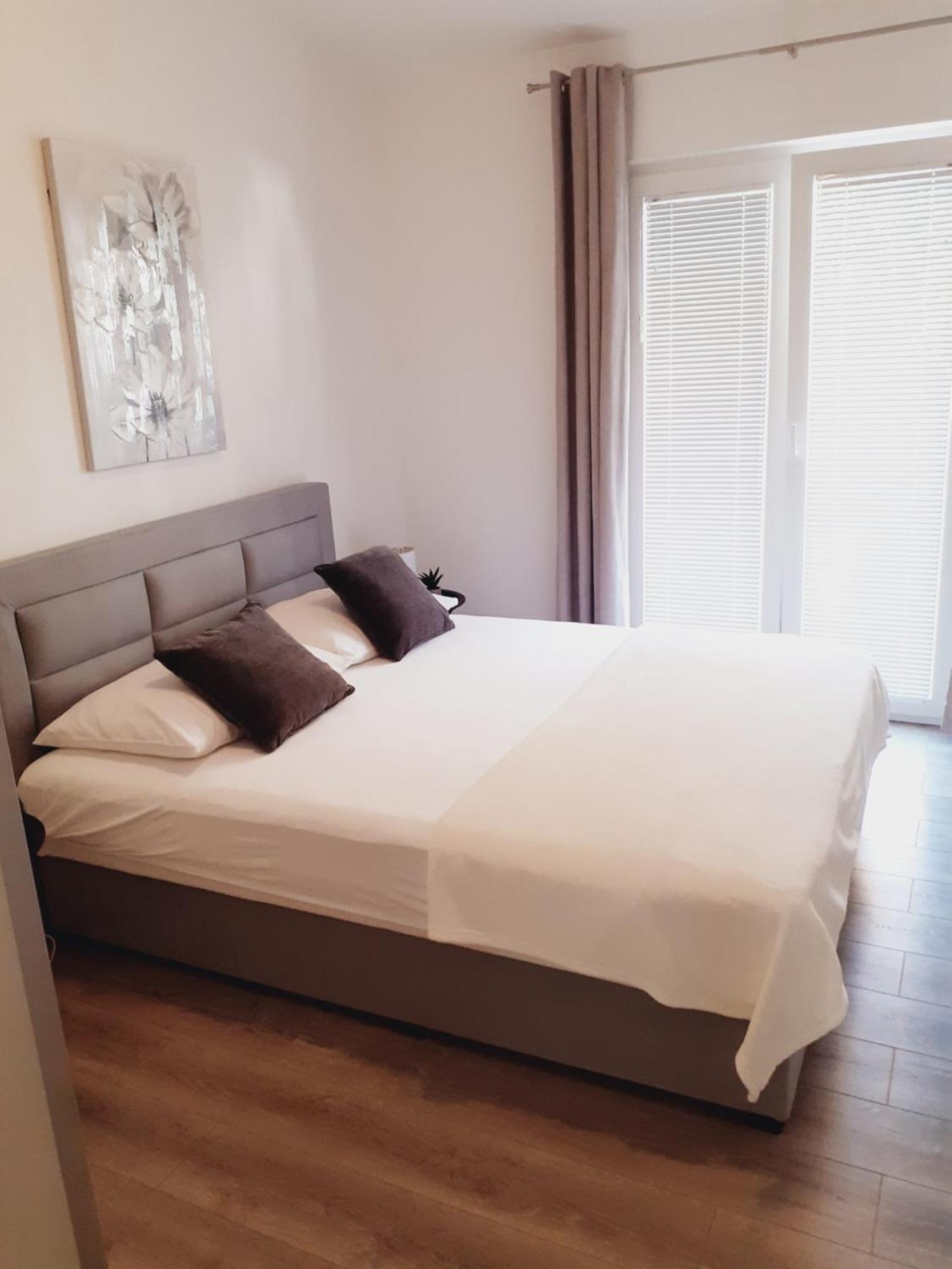 Tonka Apartments Gradac  Rom bilde